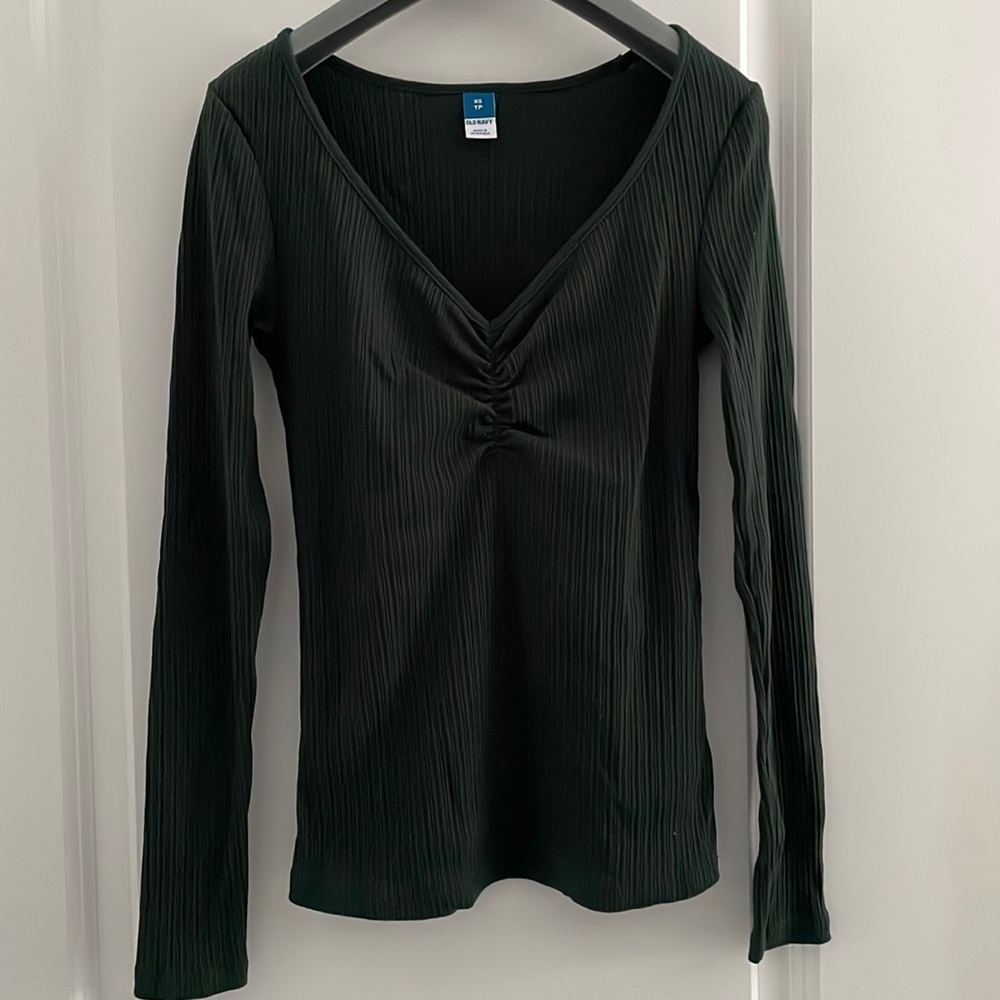 Ribbed sweetheart neckline top